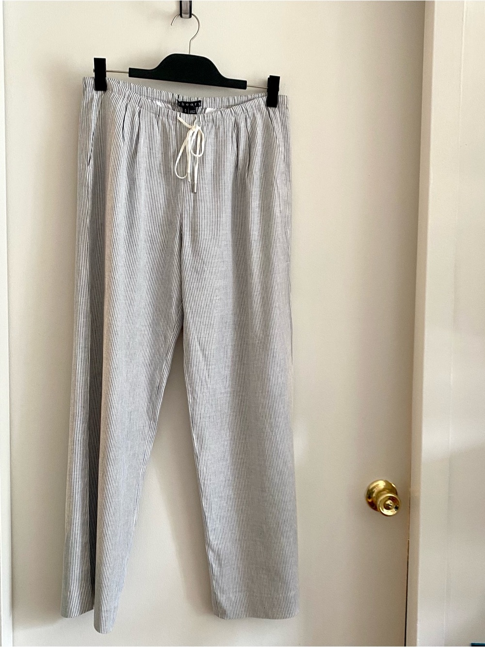 Theory blue and white woman’s pants Size Small P.